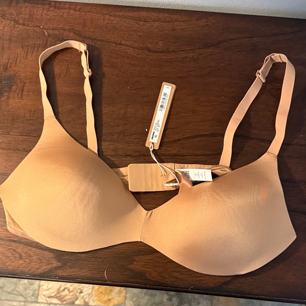 SKIMS OChire wireless form 40b Seamless Bra nwt